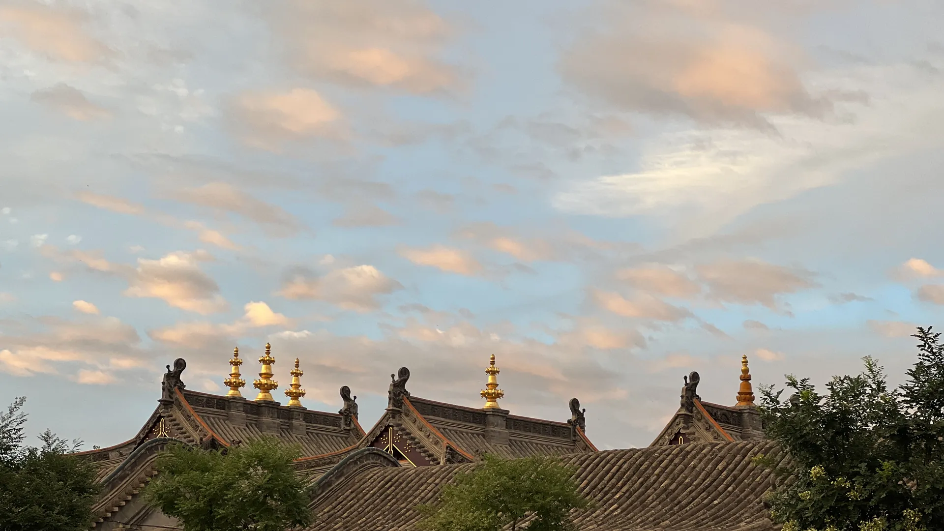 大召寺 - 内蒙古呼和浩特市著名旅游景点 大召寺 - 呼和浩特市旅游景区,藏传佛教寺院、银佛供奉,评分4.6